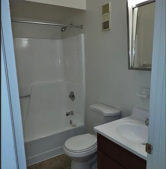 Marlboro Classic Apt & Redwood Square — Photo 65