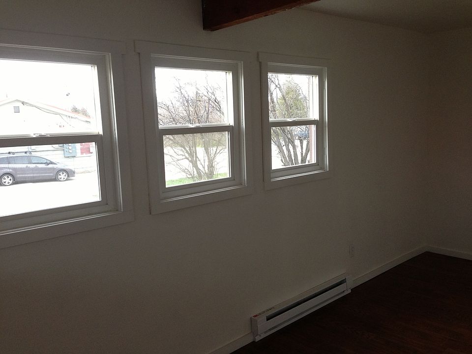 Livingroom West Windows