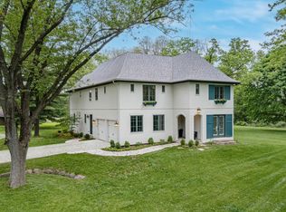 2 Bow Ln, Barrington, IL 60010
