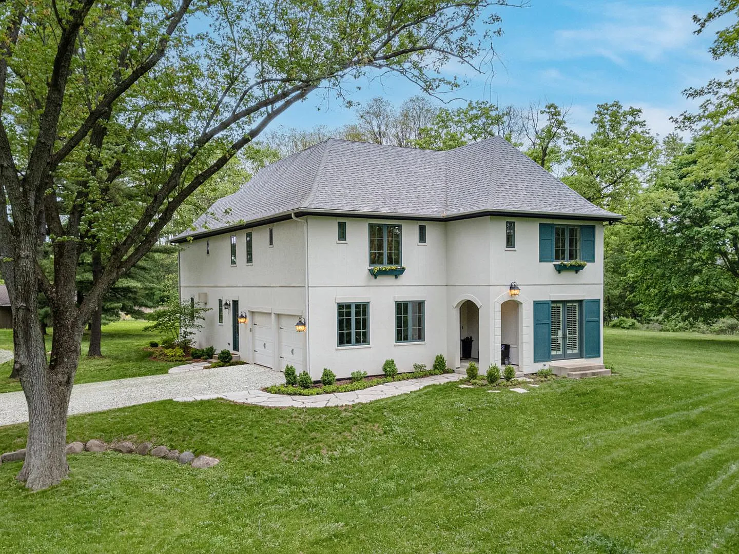 2 Bow Ln photo 1