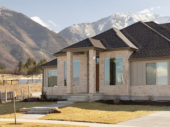 3rd image of 817 E Ridge View Dr #77