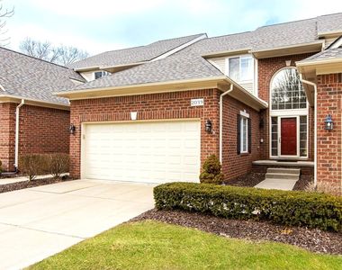 2039 Austin Dr #6, Utica, MI, 48316