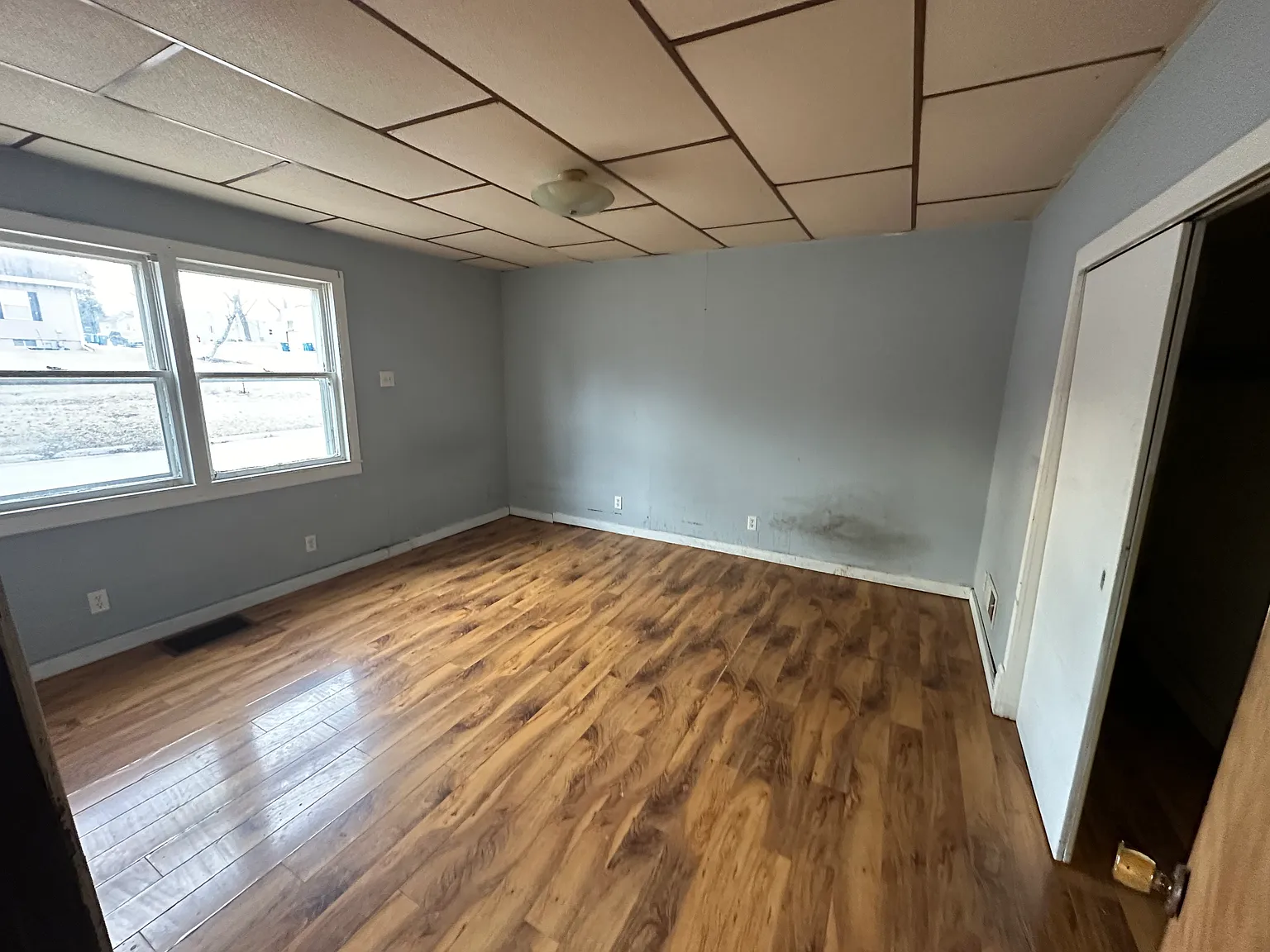 433 E Walnut St — Photo 4