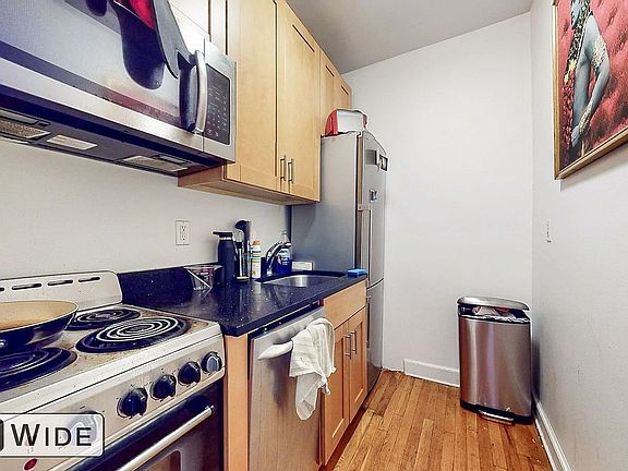 4th image of 315 E 84th St APT 28