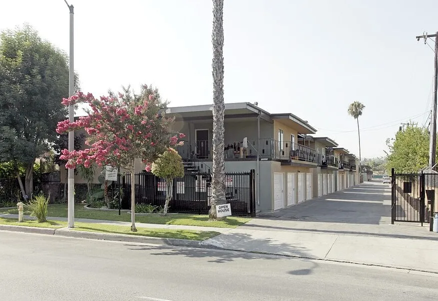 15560 Amar Rd — Photo 2