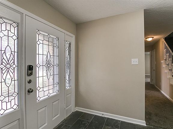 4th image of 10611 Glenway Dr