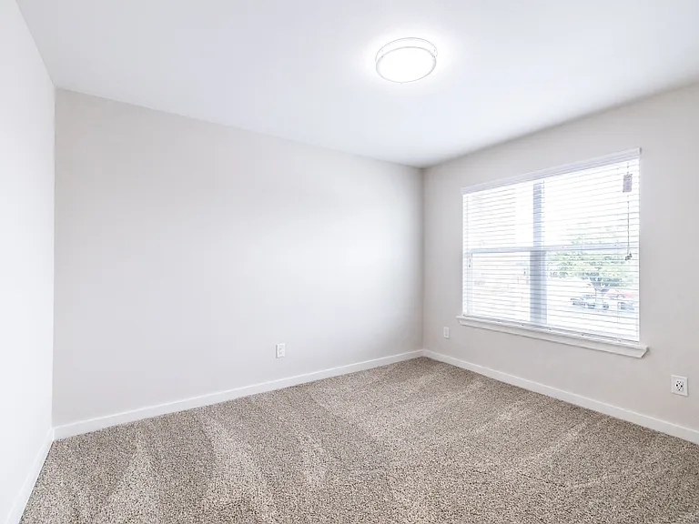 Central Park Apartments — Photo 30