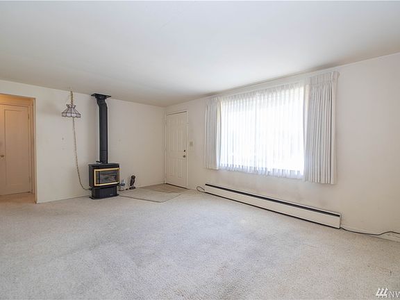 3rd image of 17028 35th Ave S