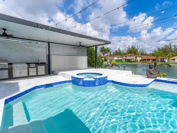 15763 SW 43rd St, Miami, FL 33185