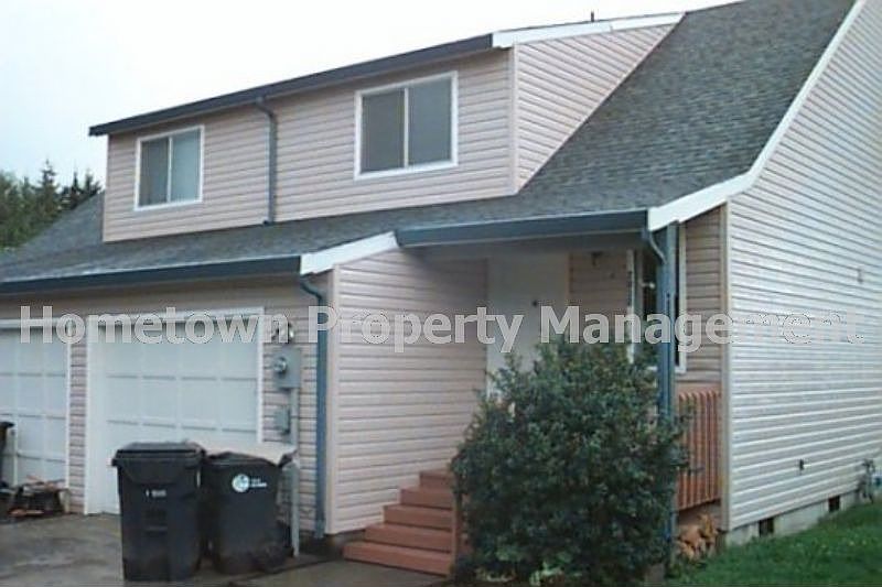 1st image of 2032 Conger Ave NW