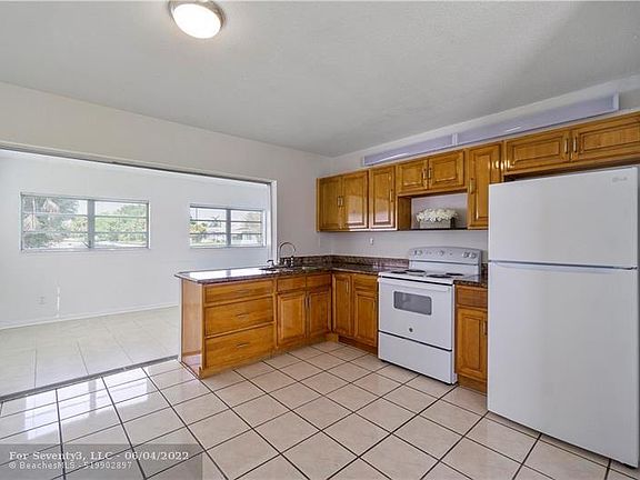 3rd image of 7205 NW 57th Ct