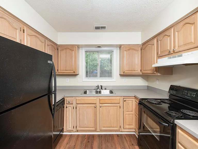 1450 Vintage Cir — Photo 12