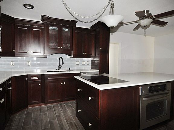 4th image of 708 Midway Dr W