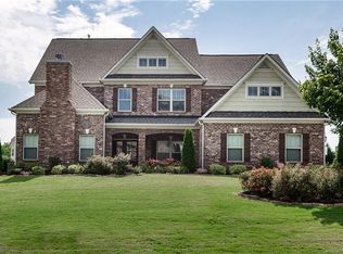 1405 Laurel Hill Dr, Waxhaw, NC 28173