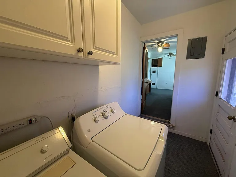 107 Avenue G — Photo 28