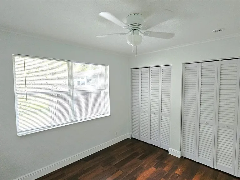 911 Burch Dr — Photo 19