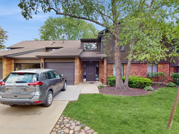17 Creekside Cir N #D, Elgin, IL 60123