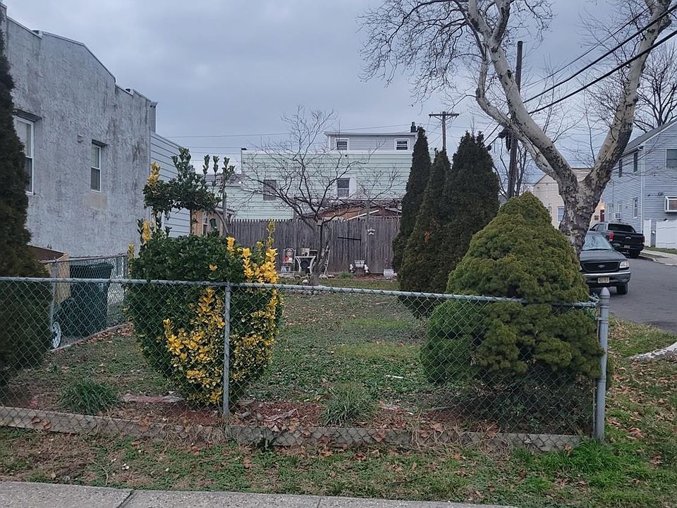 2nd image of 388 Alpine St