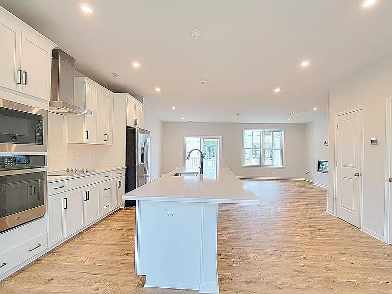 9233 Magellan Pkwy #B — Photo 7