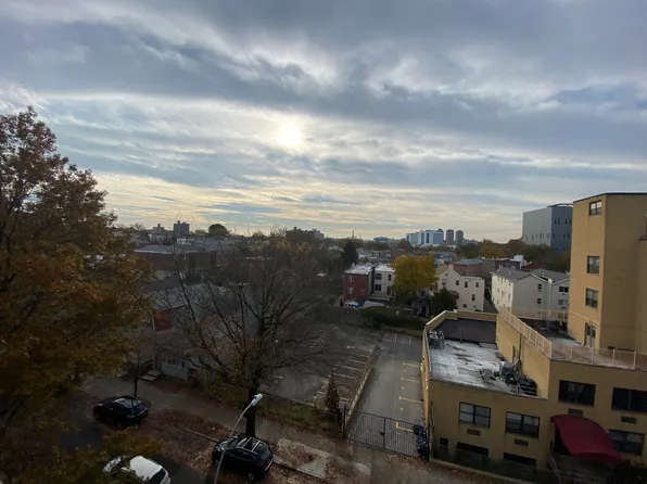 1874 Pelham Parkway South image 18 of 26