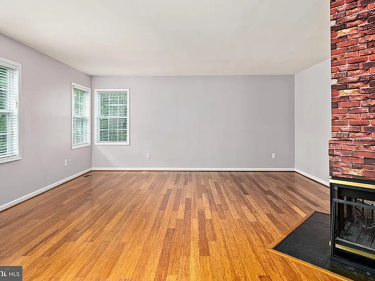6193 Karas Walk — Photo 3