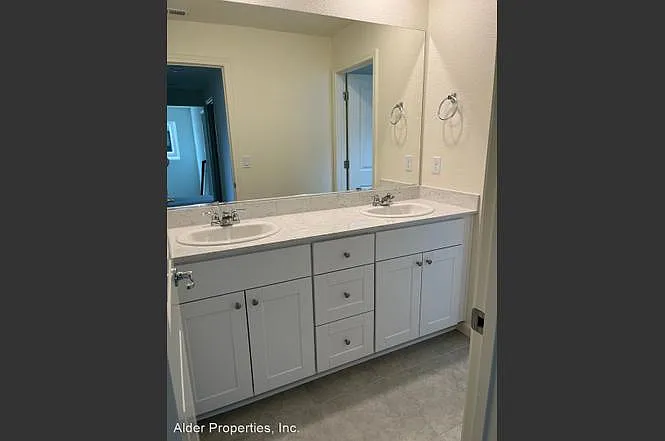 8946 Wolf River Dr — Photo 3