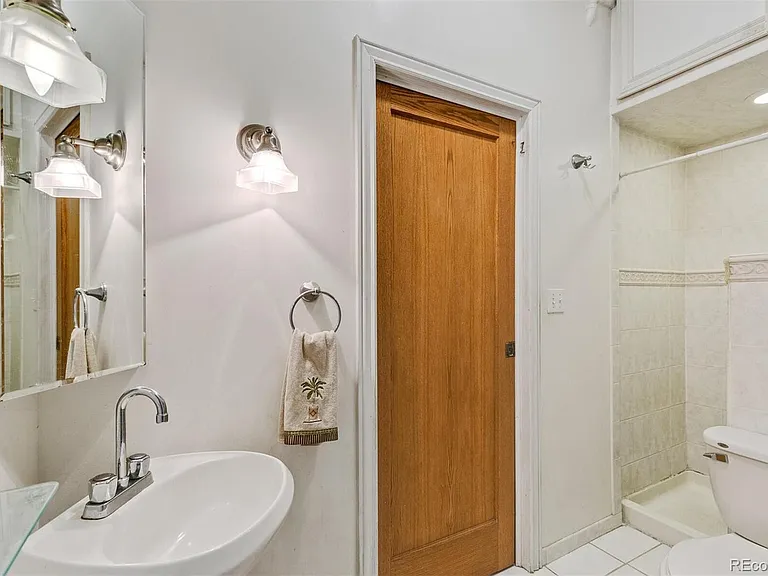 1081 N Marion St — Photo 10