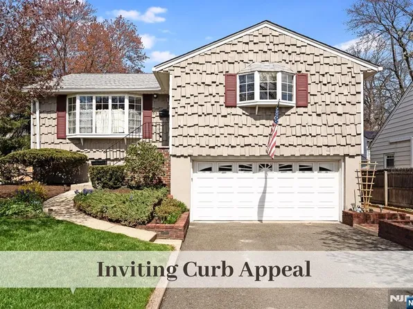 63 Moore Ave, Waldwick, NJ 07463