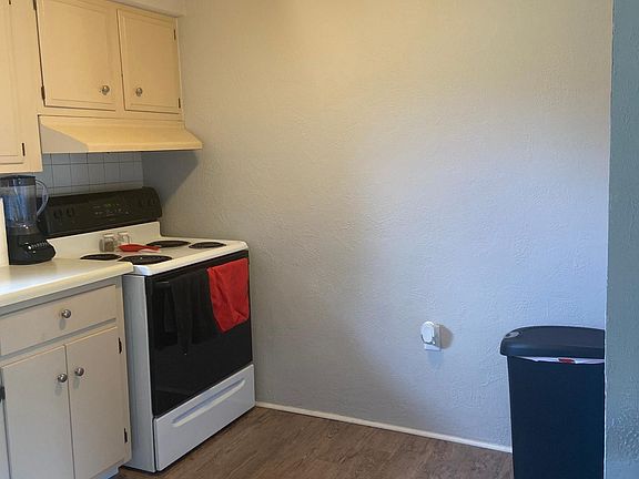 5th image of 25 N Benton St