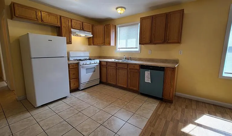 235 Wadsworth St — Photo 1