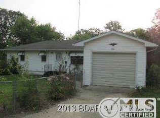 206 S Hill Dr, Stover, MO 65078