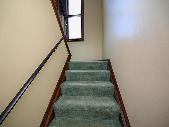 2nd image of 1208 Crescent Heights Rd