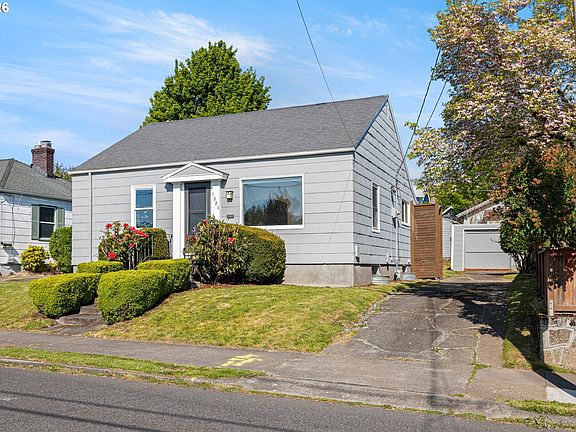 2nd image of 1326 SE 49th Ave