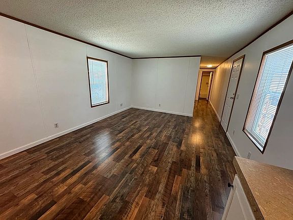 3rd image of 930 N 23rd St Trailer 17