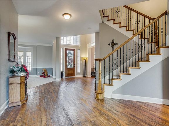 3rd image of 2917 Native Oak Dr