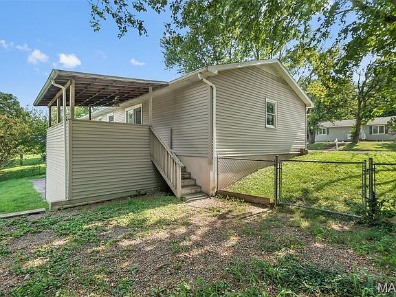 5th image of 537 Crestwood Dr