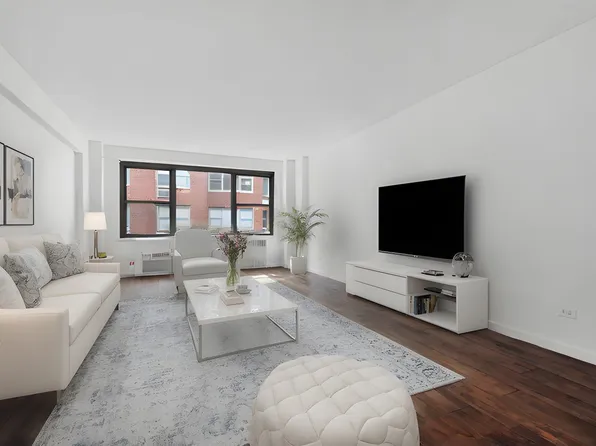 420 East 55th Street 9J image 2 of 5