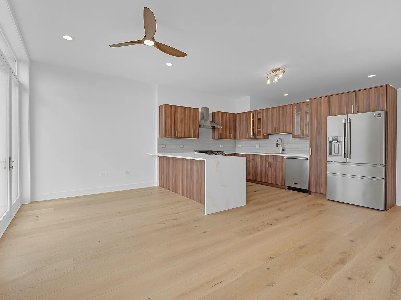 2 bed, 1340 sqft, $2,650 — Photo 2