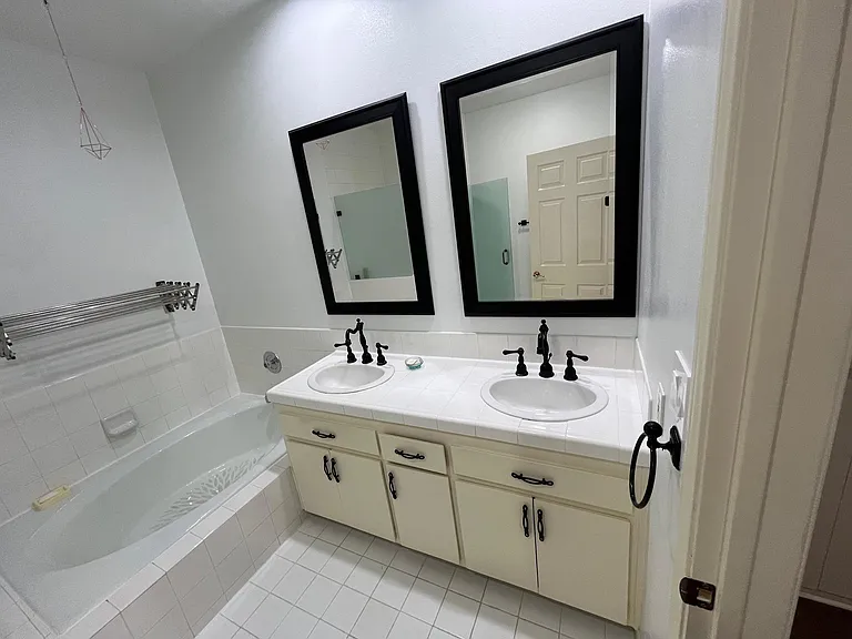 1645 Camden Ave #202 — Photo 11