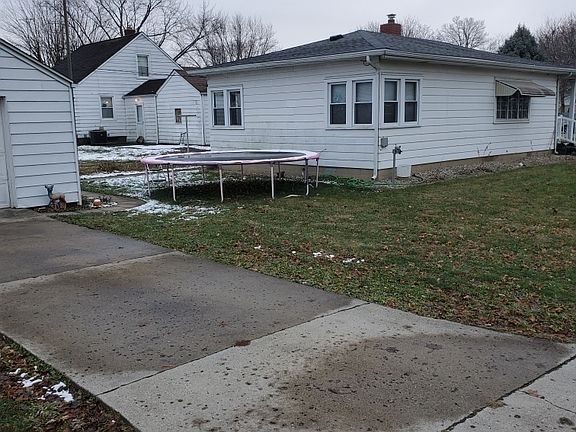 3rd image of 30 W 39th St