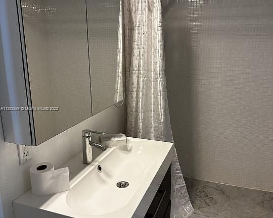 5th image of 500 NE 29th St APT 801