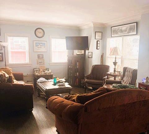 5th image of 438 Powell Avenue