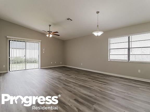3rd image of 559 Moccasin Ct