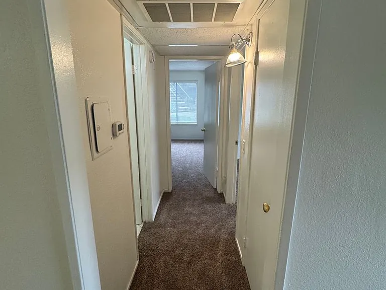 1735 E Washington St #E11 — Photo 7