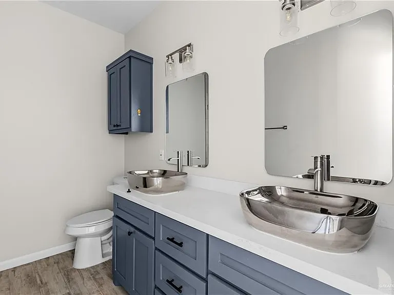 1233 Country Club Dr #1 — Photo 11