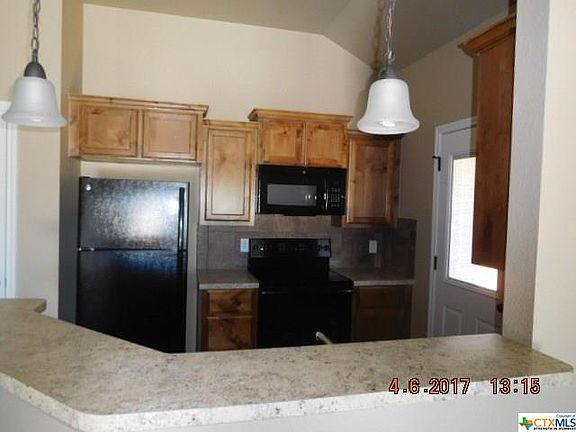 4th image of 305 Sladecek Dr #B