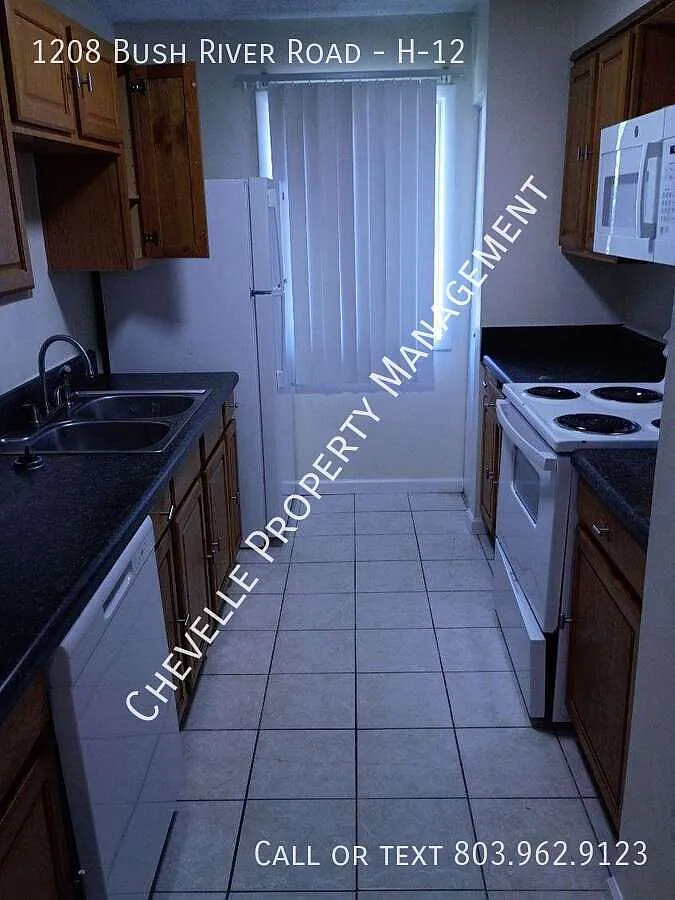 2 bed, 1100 sqft, $975 — Photo 4