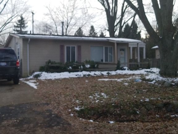 2nd image of 3621 Gainesborough Dr