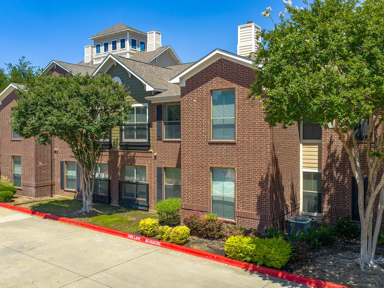 Lewisville Green — Photo 4