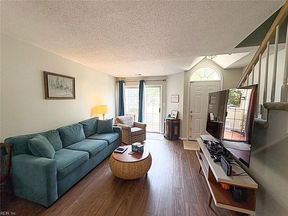 4th image of 3837 Lasalle Dr APT 109
